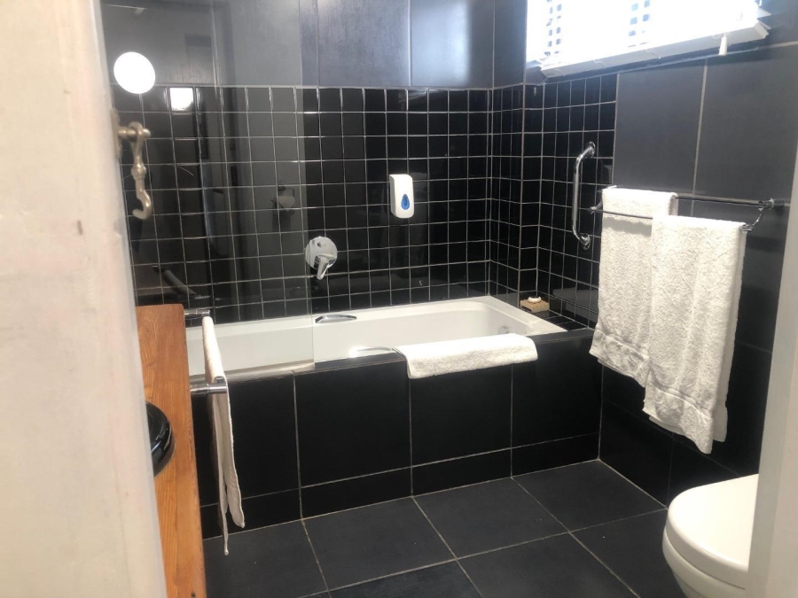 5 Bedroom Property for Sale in Hermanus Western Cape